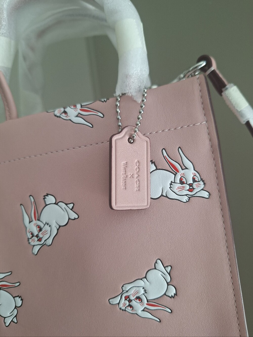 New Coach White Rabbit x Cashin Mini Tote handbag in a pastel pink color - Picture 3 of 9